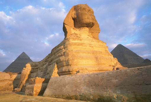 Egypt: Will tourists come back to the rescue of an ailing economy?