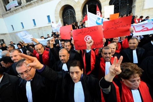 Tunisia: HRW Decries 75 Judges’ Dismissal as “Unfair, Arbitrary”
