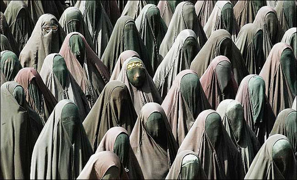 Burqa, Hijab, Niqab or ‘Nothing’? – MENA’s Attitudes to Female Dress Code