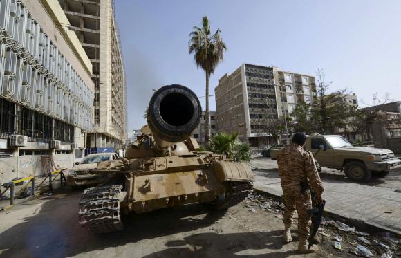 Central bank in Benghazi attacked, estimated $100bn inside