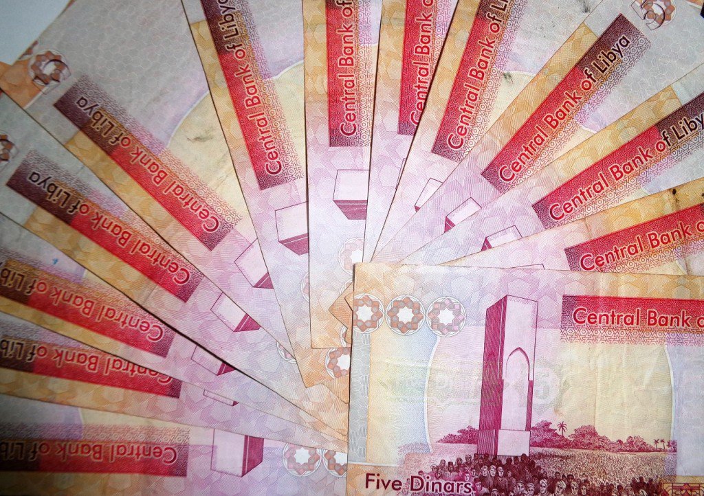 Libya: Dinar collapses highlighting ailing economy