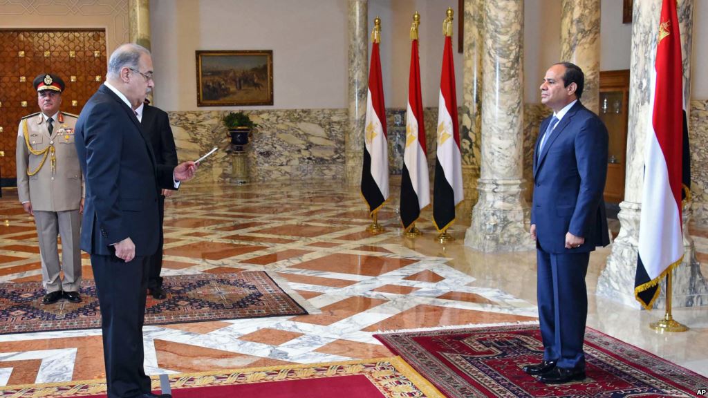 Egypt: PM Ismail’s government sworn in, more old faces than new
