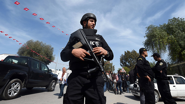 Tunisia: Customs guards arrest 3 suspect terrorists
