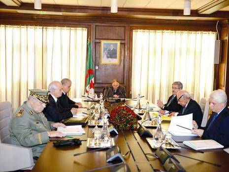 Algeria: Bouteflika keeps revision of the constitution promise, process in motion
