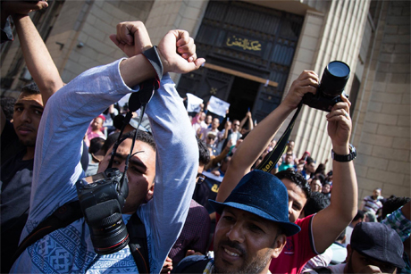 Egypt: Journalists Protest against Arrest of Colleagues, File Complaint against Interior Minister