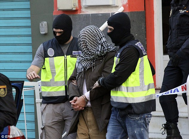 Spain: Three Moroccans Arrested for Promoting IS