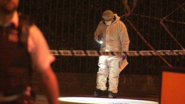 UK: Knife-Armed Man Kills Woman in Stabbing Spree
