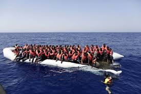 migrants off libya