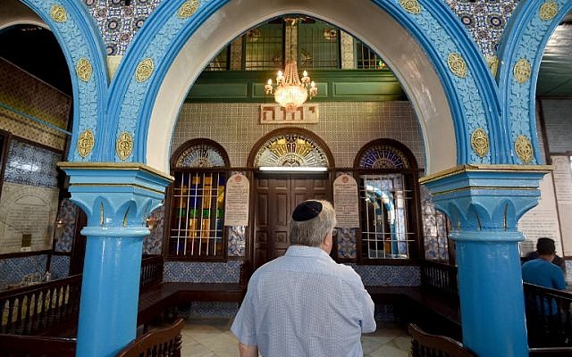 Tunisia: Synagogue firebombed amid nationwide protests