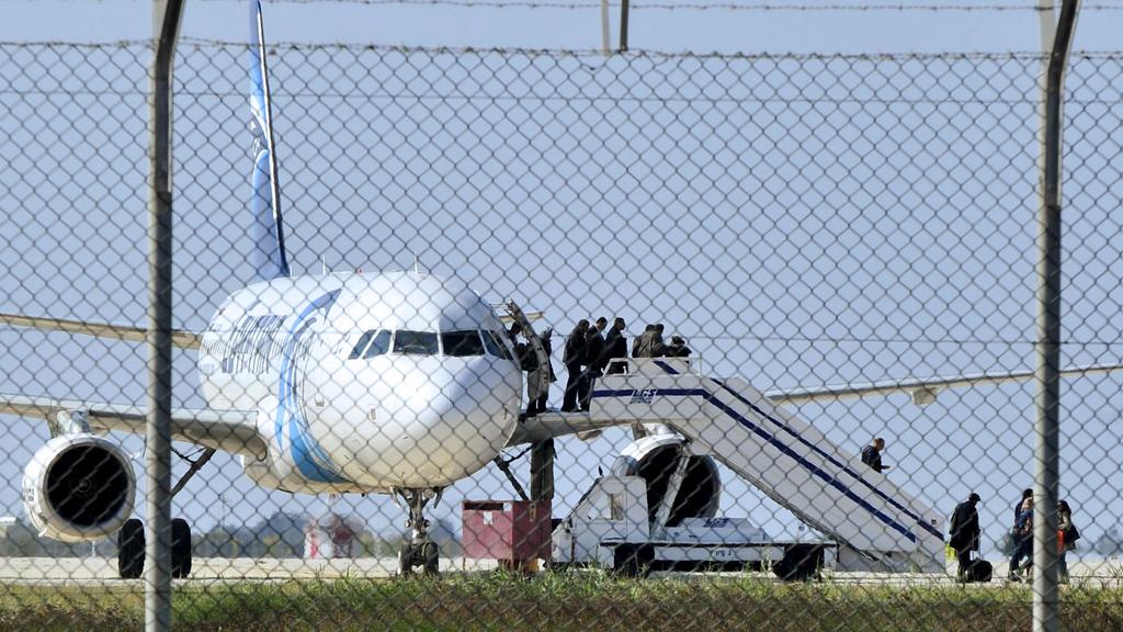 Cyprus Hands over EgyptAir Flight Hijacker to Egypt