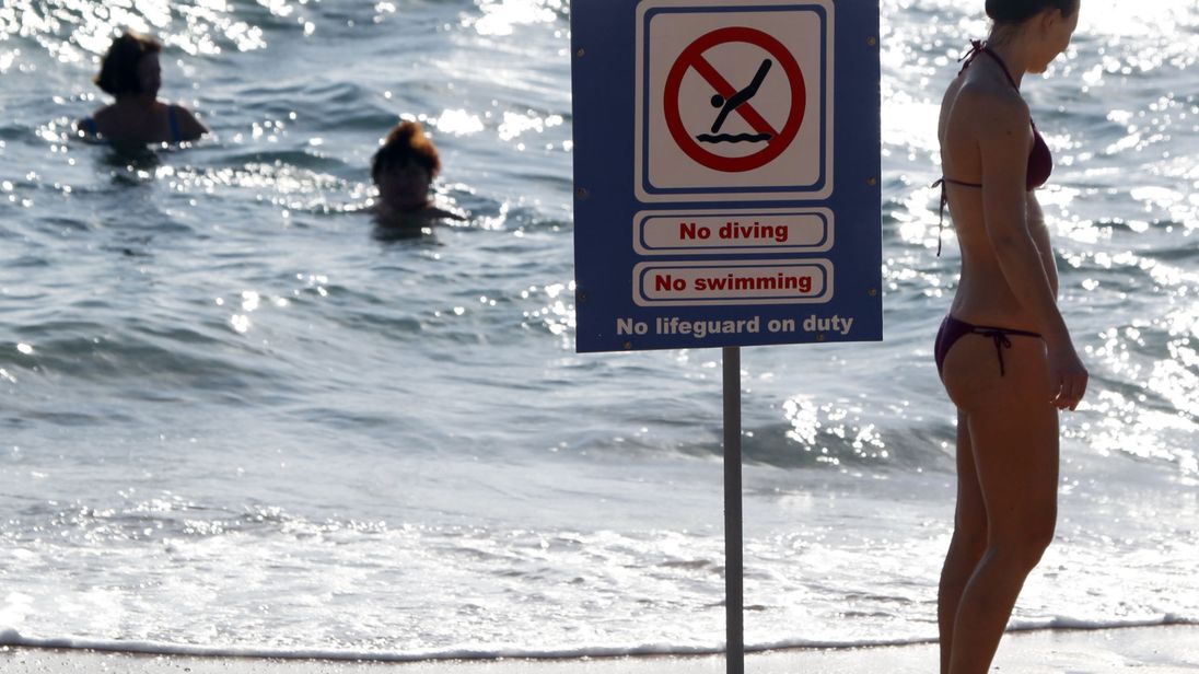 Egypt: Czech tourist dies in shark attack at Red Sea resort