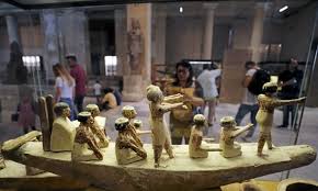 Theft of archeological artifacts: Former Italian diplomat wanted in Egypt