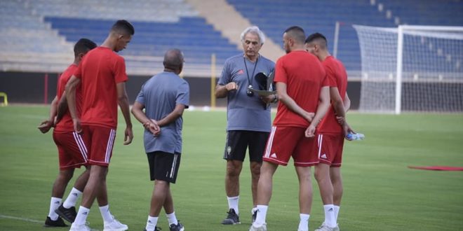 Atlas lions with manager Vahid Halilhodzic