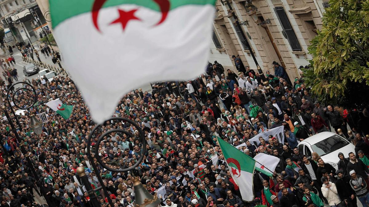 Oil plunge worsens Algeria’s combustible mix