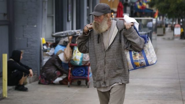 Coronavirus: Thousands of homeless people offered shelter to avoid their contamination