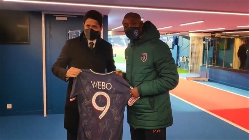PSG honors Turkish Medipol Basaksehir assistant manager Pierre Webo for standing against racism
