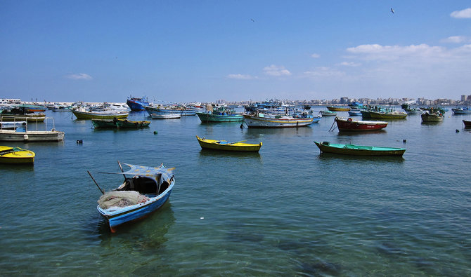 Tunisia detains 17 Egyptian fishermen for illegal fishing in its waters
