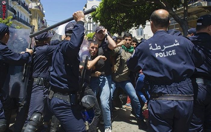 Algeria -violent repression of Hirak