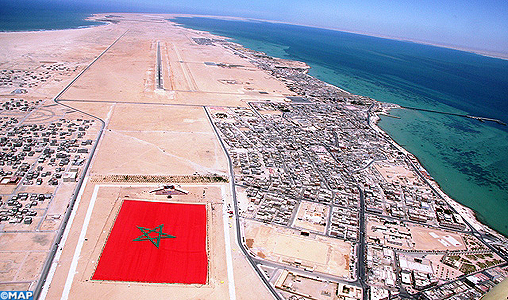 Dakhla: Un drapeau marocain de plus de 60.000 m2, certifié par Guinness, le plus grand du monde_AN