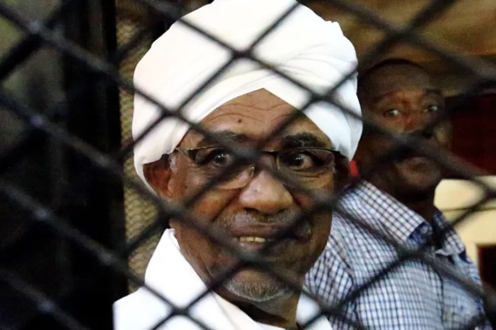 Sudan to hand former President Omar al-Bashir, other officials to ICC item-thumbnail
