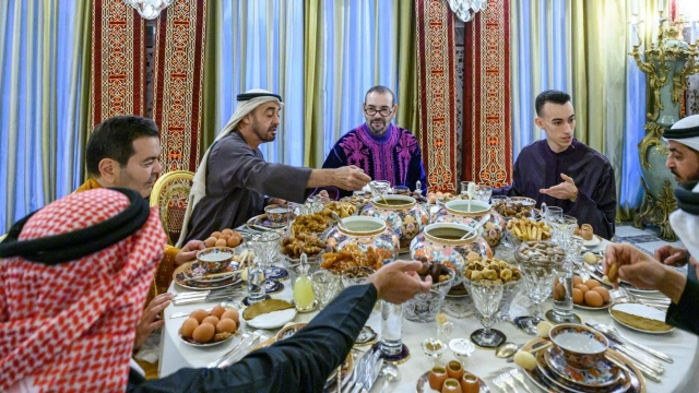 King Mohammed VI hosts Iftar in honor of Crown Prince of Abu Dhabi