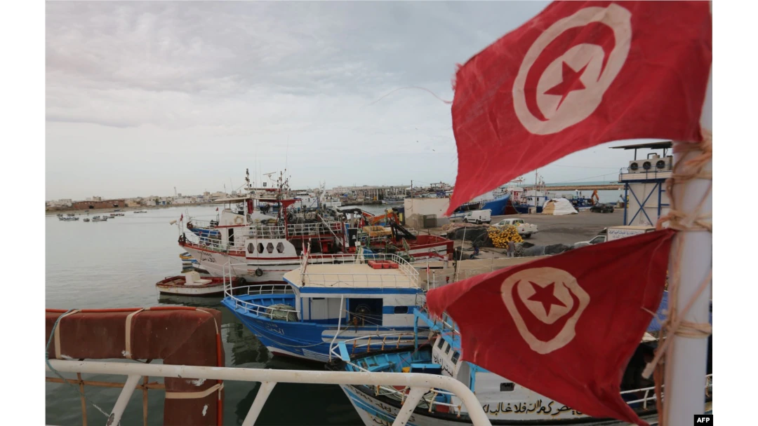 Libya releases 24 Tunisian fishermen