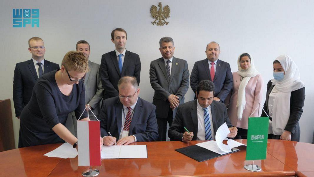 Saudi Arabia, Poland sign air transport agreement