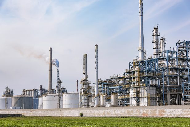 Nigeria to build refinery with 100,000 liters per day capacity