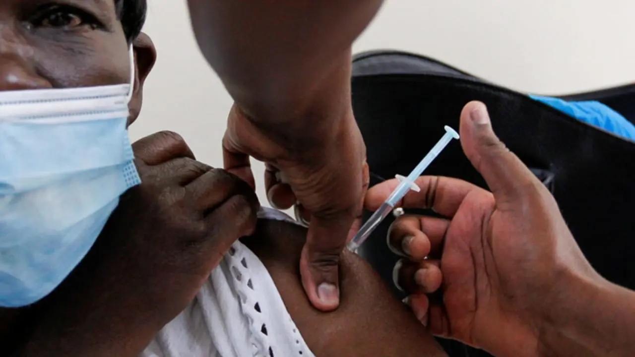 WHO plans clinical trials for Ebola vaccine in Uganda as doctors face poor protection