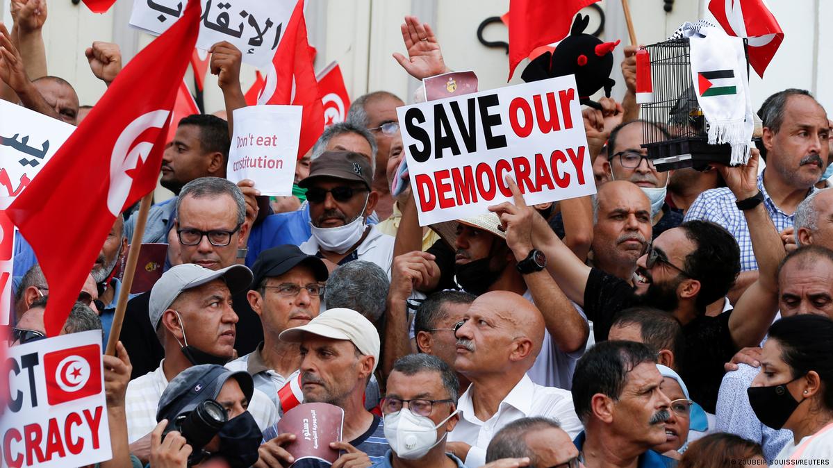 Tunisian President’s unrelenting crackdown on opponents as economy crumbles