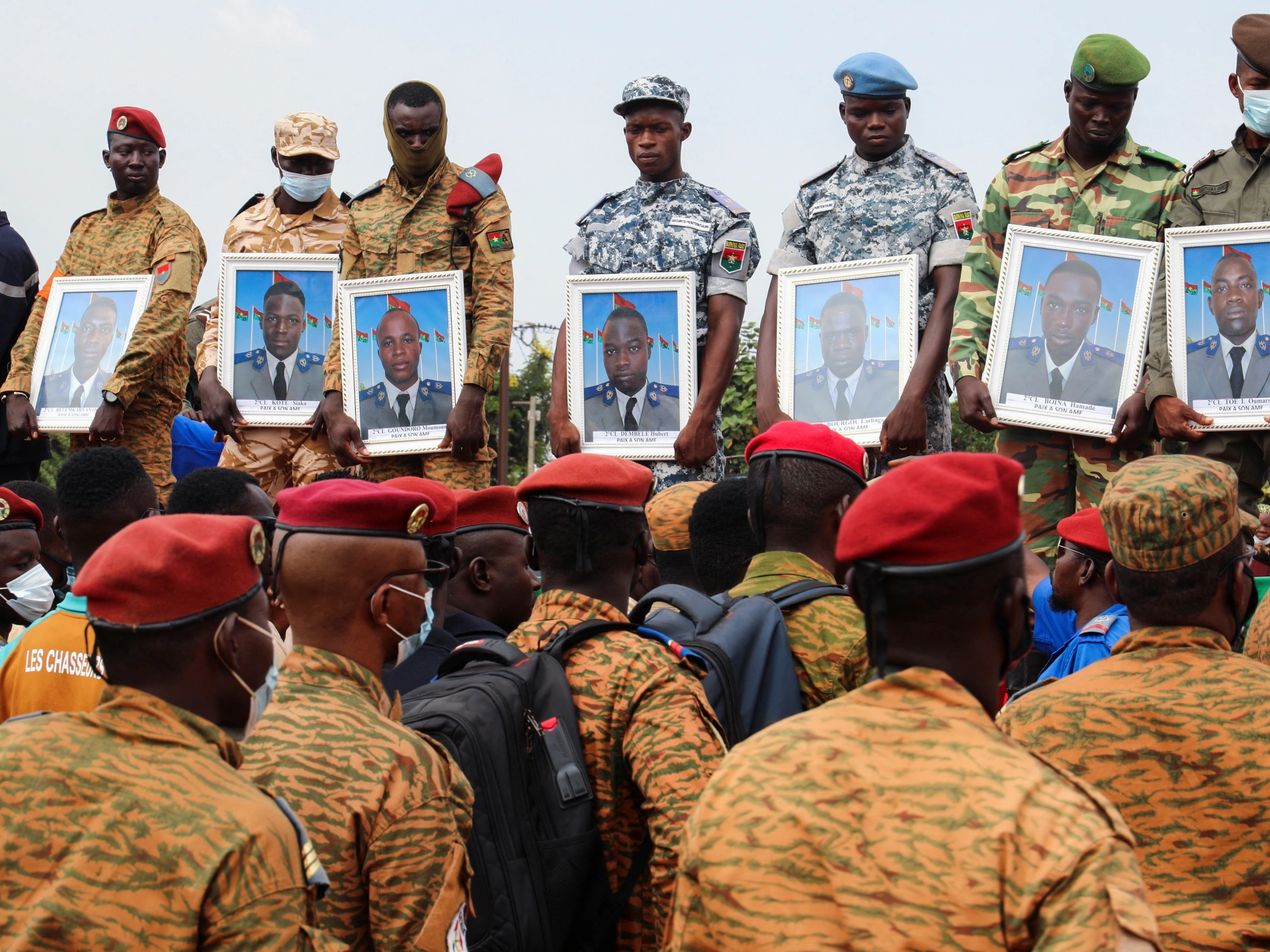 Burkina Faso: dozens of soldiers, civilians killed in jihadist-hit north
