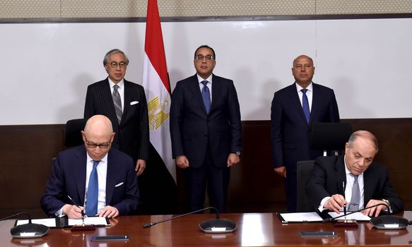 Egypt inks deals with international consortiums to establish, manage, operate Sokhna & Dekheila ports
