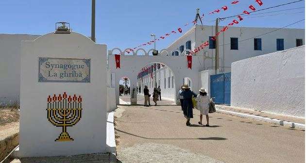 Tunisia closes Djerba synagogue as death toll ups