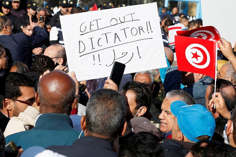 Stifling the press, Tunisia on footsteps of Algeria