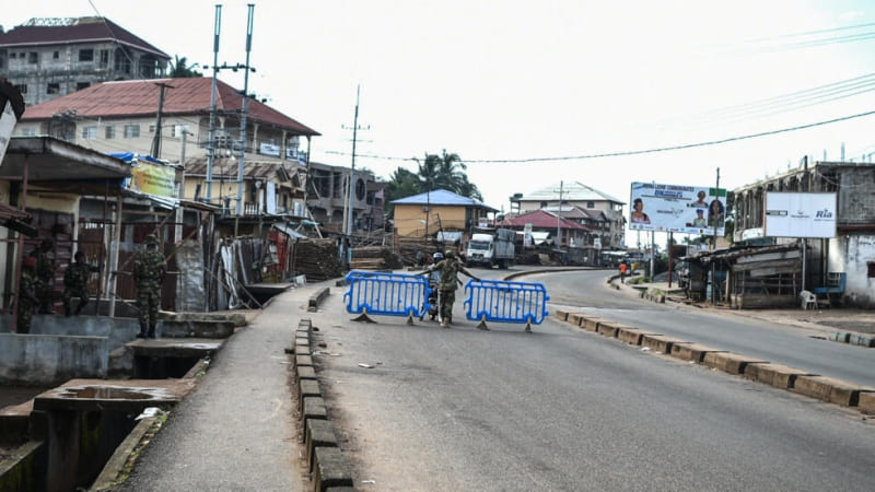 Sierra Leone: tenuous calm restored after armed clashes in capital Freetown