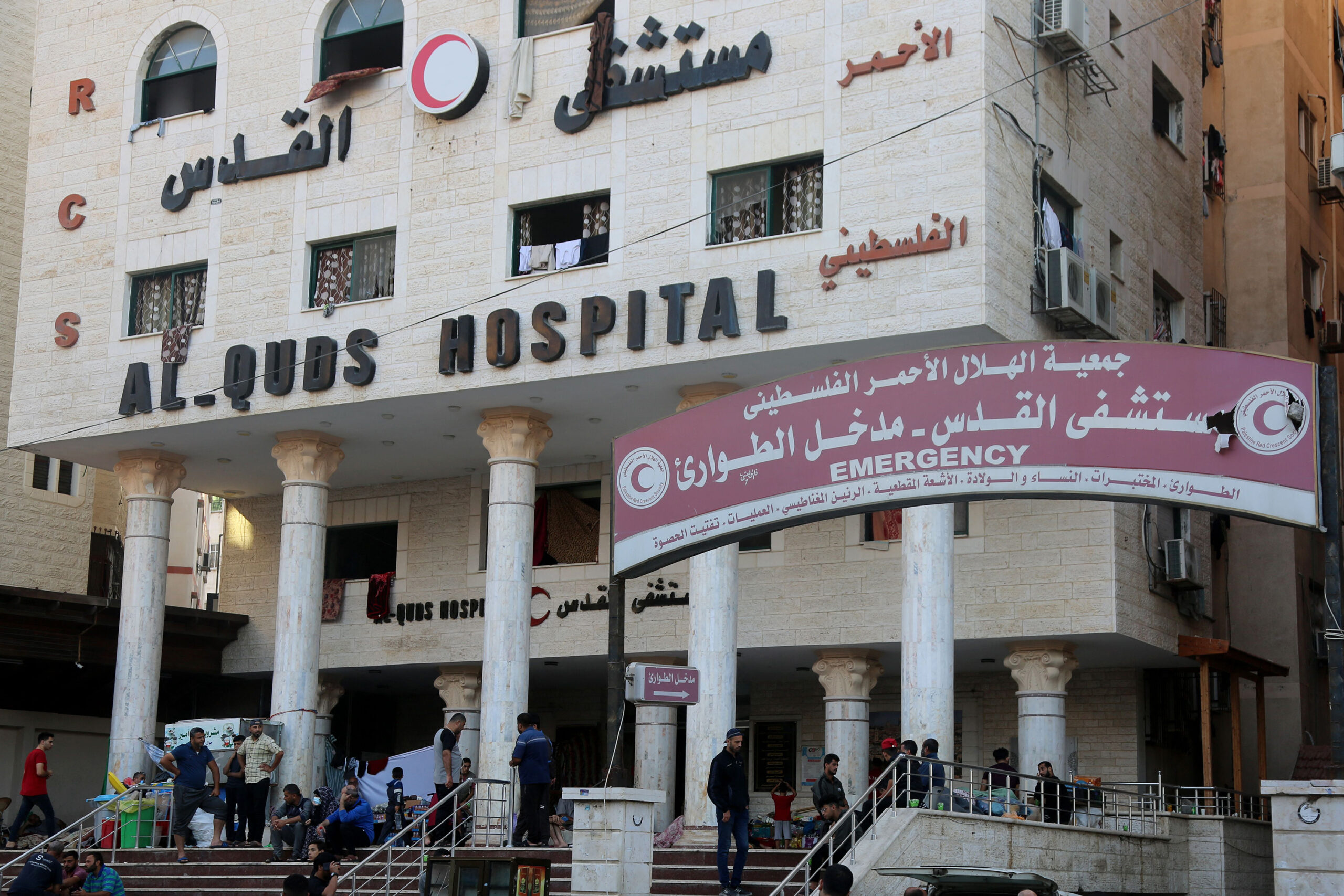 Royal humanitarian operation: Bayt Mal Al-Quds hands over equipment to Red Crescent Hospital in Al-Quds