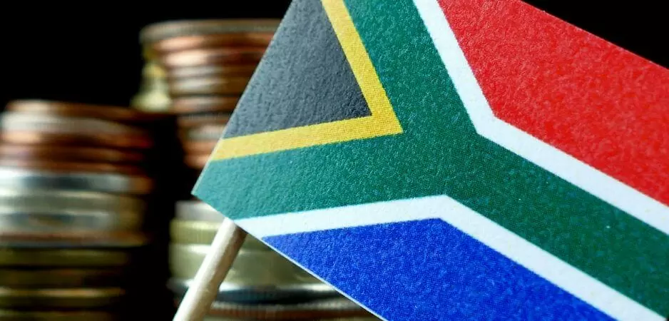 South Africa economy edges on recession in Q4