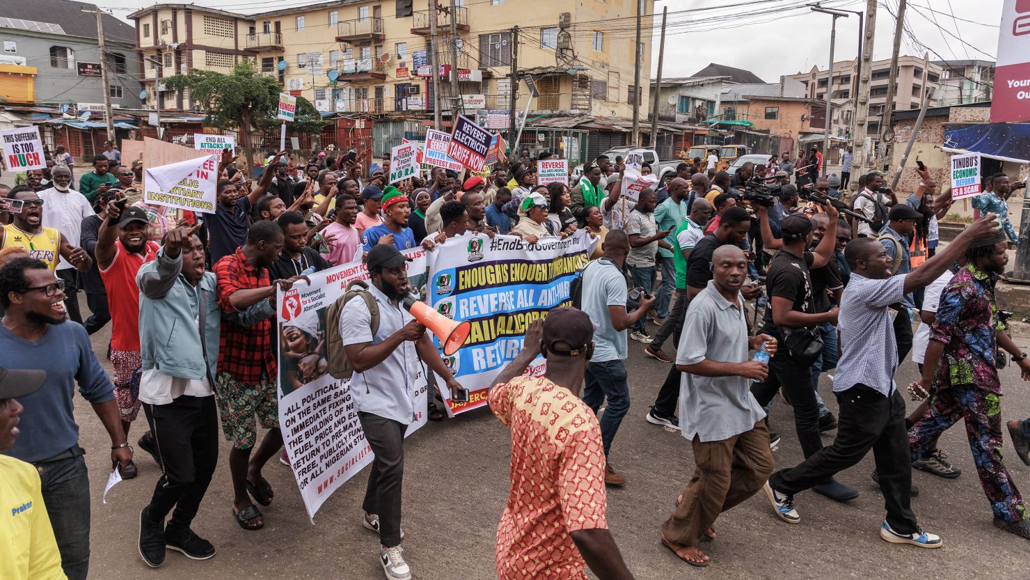 Violent protests over economic conditions grip Nigeria