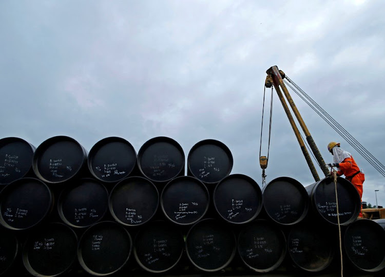 Oil prices edge higher amid Libyan supply concerns