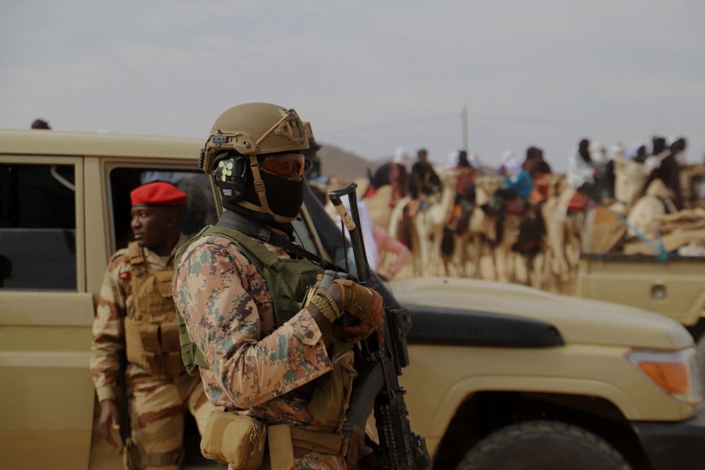 Armed men kill 21 west of Niger’s capital