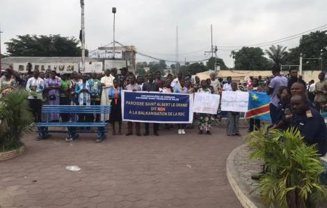 Thousands march in Eastern Congo against M23 advance, resource exploitation