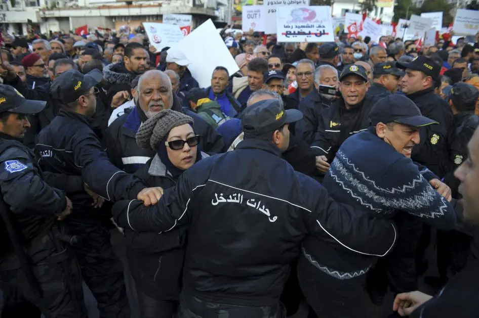 Tunisia: HRW decries intensified crackdown on political opposition & civil society